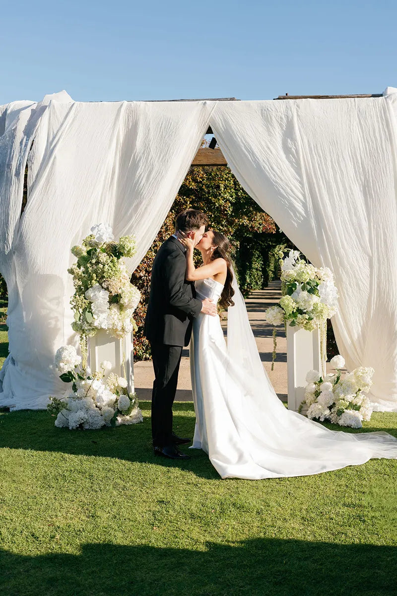 Melissa_Tom_wedding_preview-59.webp