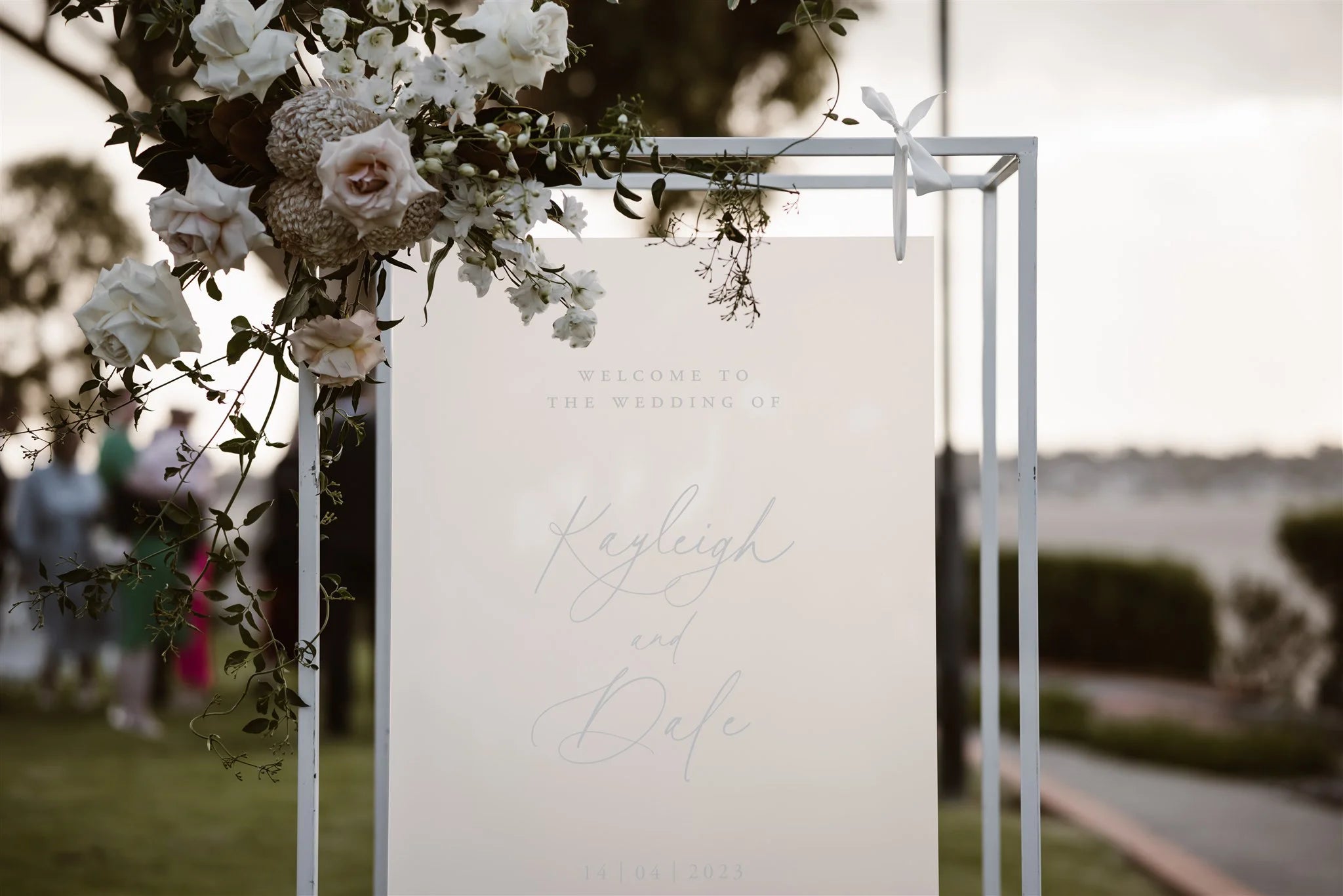 felicitations-wedding-stationery-signage-welcome-sign-acrylic-053.webp